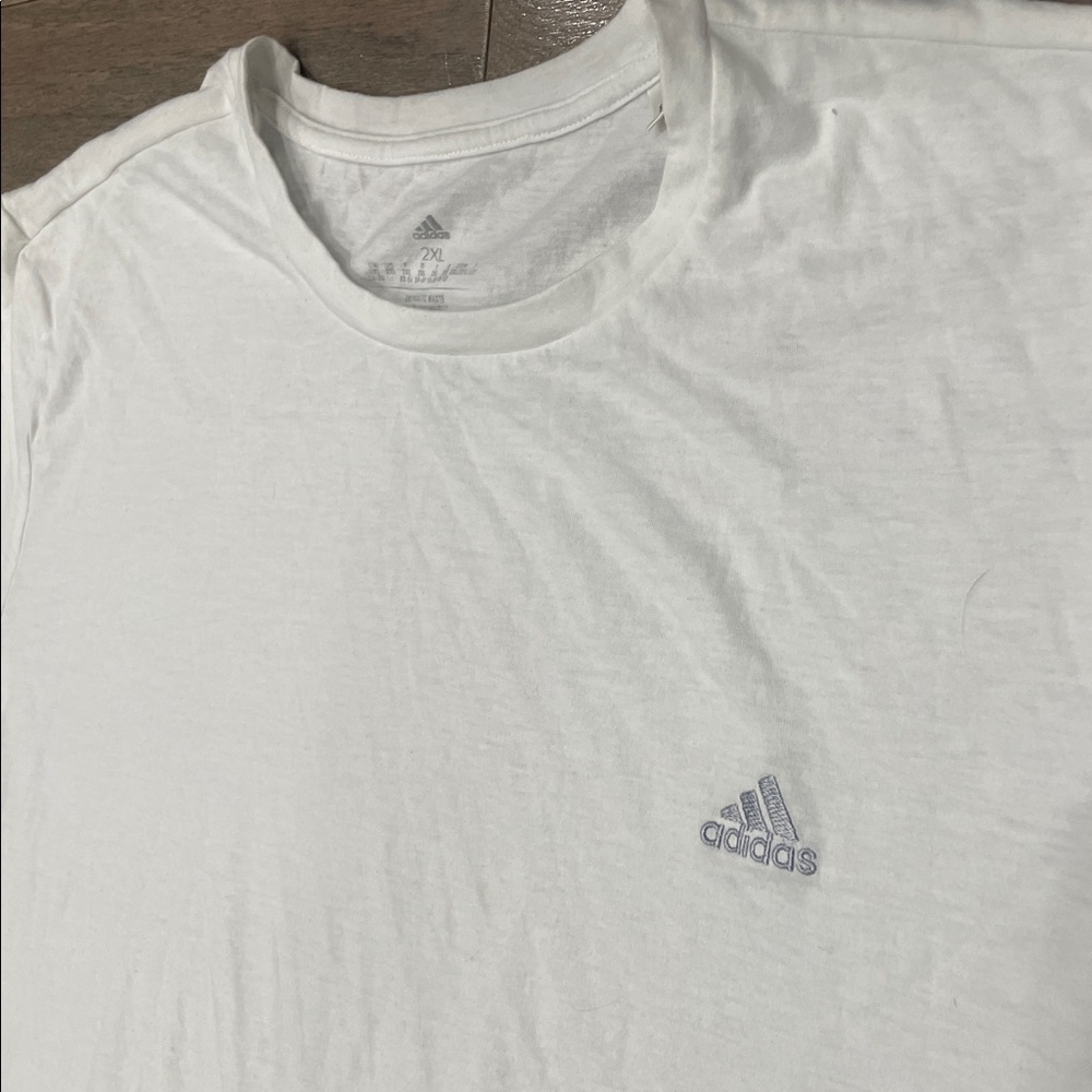 Adidas Men's White T-Shirt. Size 2XL - Picture 7 of 16